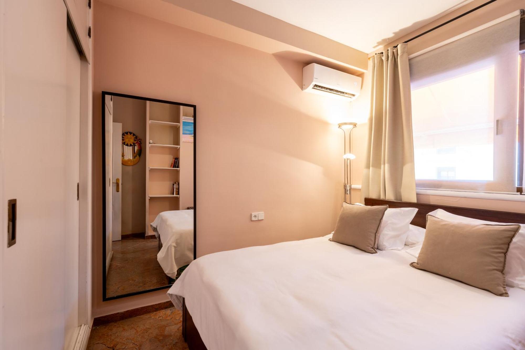 Penthouse!!! Center Of Seville!!! 2 Bedroom + 2 Bath!!! Appartamento *